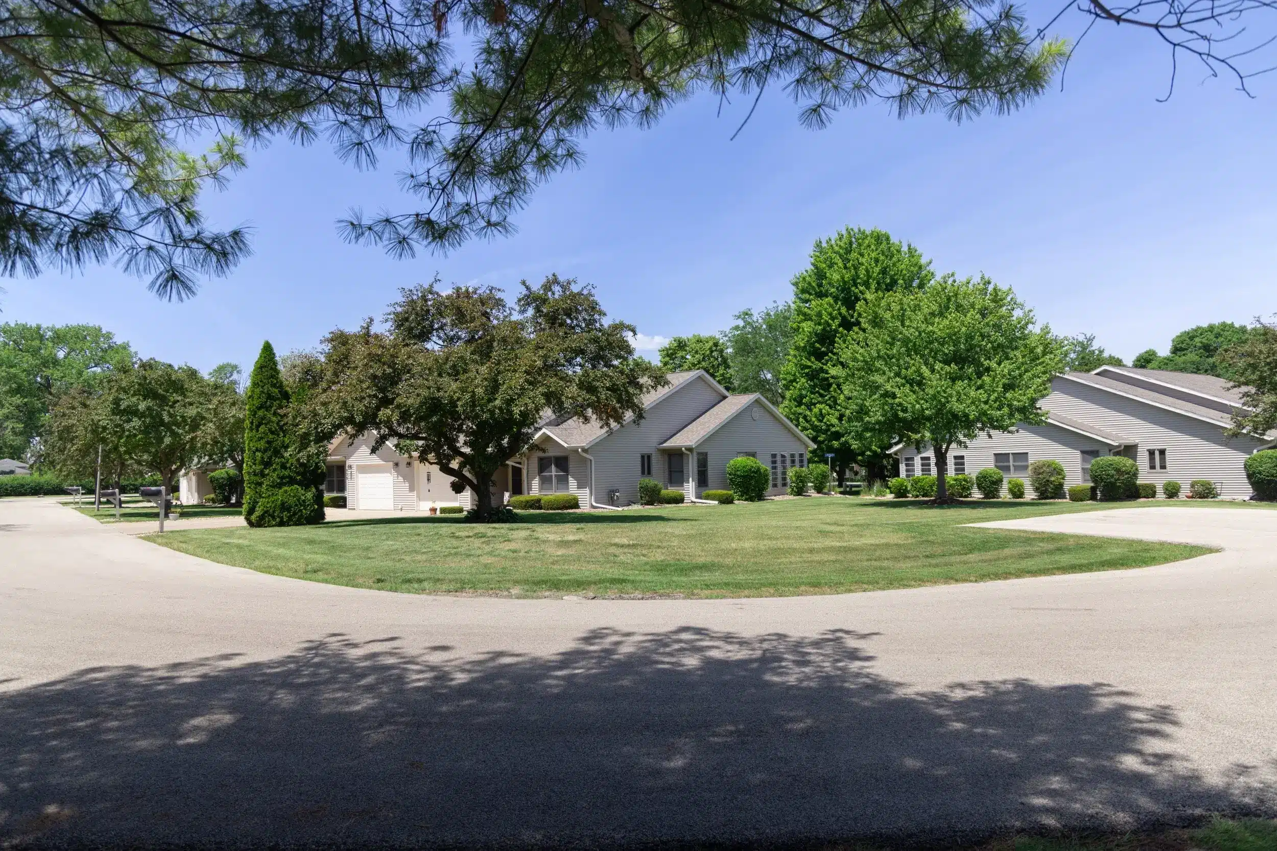 a view of the condo at pleasant view in ottawa, il